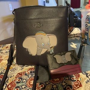 Like new Dumbo Coach crossbody
